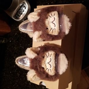TODDLER UGG fluff yeah lion slippers